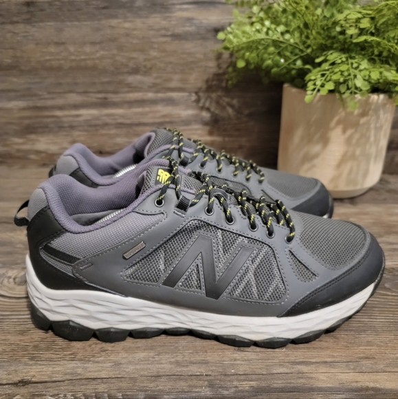 2e Mw135wg Black Hiking Shoes 